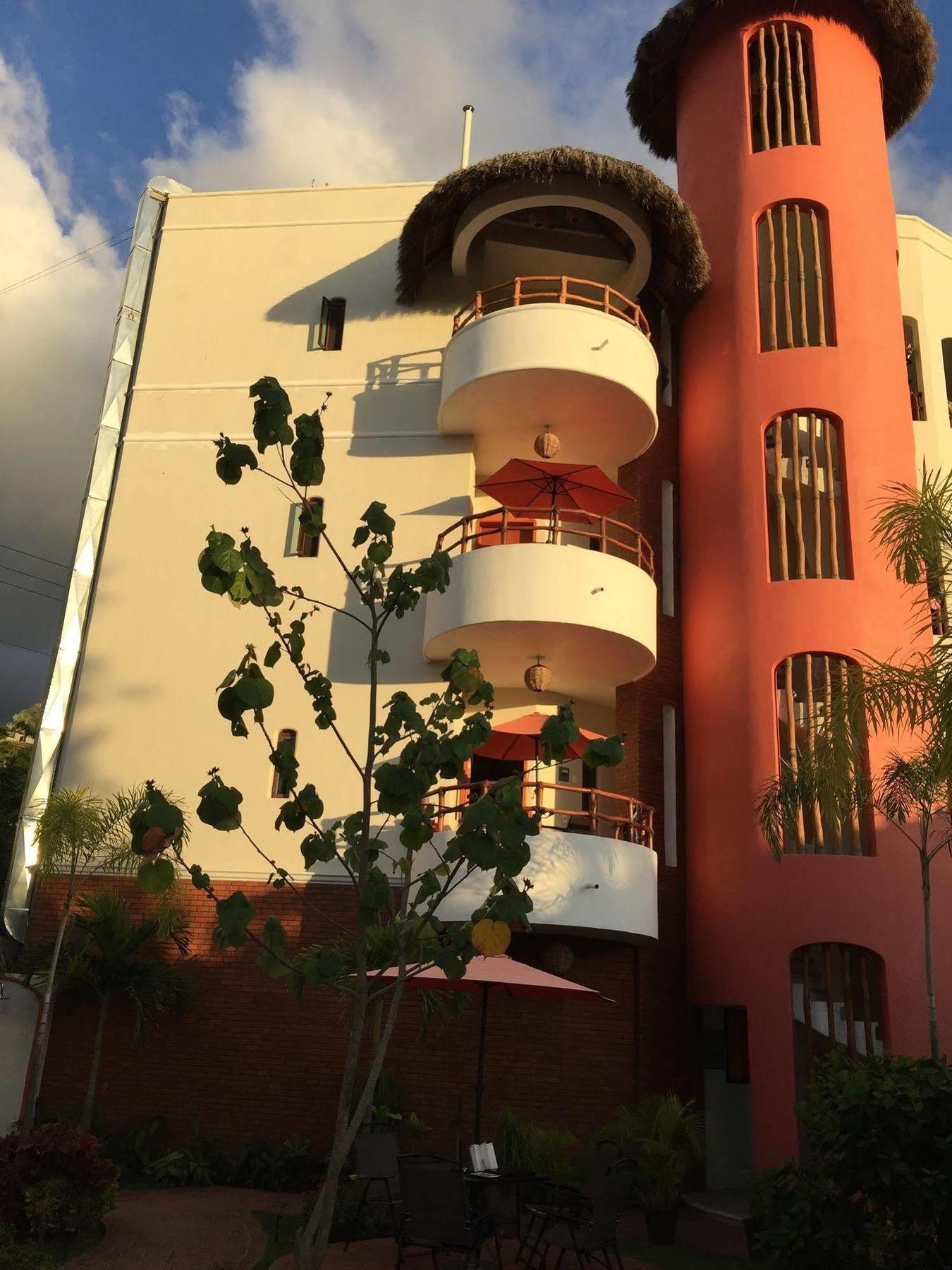 Hotel Y Suites Los Encantos Sayulita Buitenkant foto
